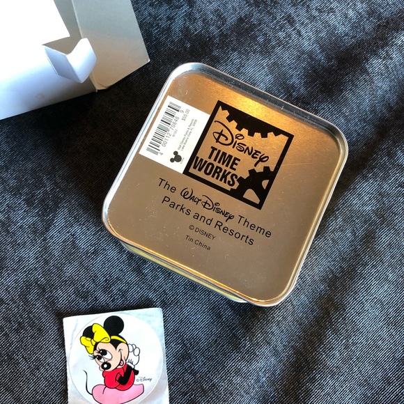 Incredible Classic Walt Disney Cinderella Watch in Collectable Tin - Like New! - Picture 5 of 8